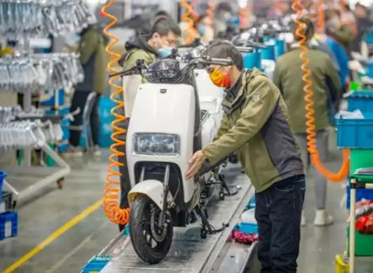 新電動車剩70的電可以充電嗎?電動車跑了8天電量還是滿電好嗎 新電動車剩70的電可以充電嗎?電動車跑了8天電量還是滿電好嗎