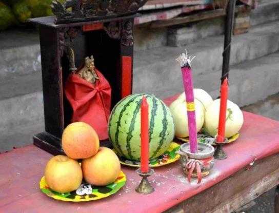 為什么饅頭上有兩個紅點(diǎn)?過年擺供饅頭怎么擺 為什么饅頭上有兩個紅點(diǎn)?過年擺供饅頭怎么擺