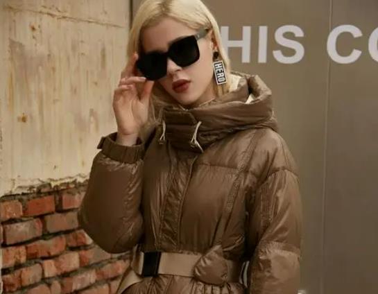 黑金羽絨服的黑金是啥?黑金羽絨服原版是什么牌子 黑金羽絨服的黑金是啥?黑金羽絨服原版是什么牌子