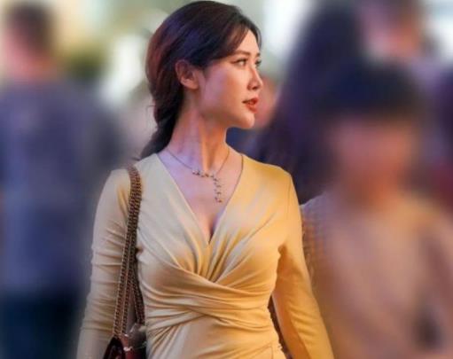 明明人很瘦為什么背很厚?為什么身體側面看起來好厚 明明人很瘦為什么背很厚?為什么身體側面看起來好厚