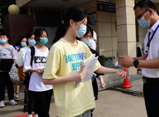 高考封路的規(guī)定是怎么樣的?高考交通管制送考生的車可以進嗎 高考封路的規(guī)定是怎么樣的?高考交通管制送考生的車可以進嗎