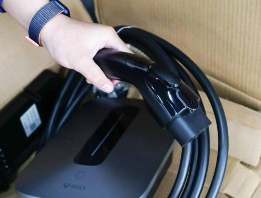 公牛新能源隨車充充滿電要多久時間?公牛新能源汽車充電槍評測 公牛新能源隨車充充滿電要多久時間?公牛新能源汽車充電槍評測