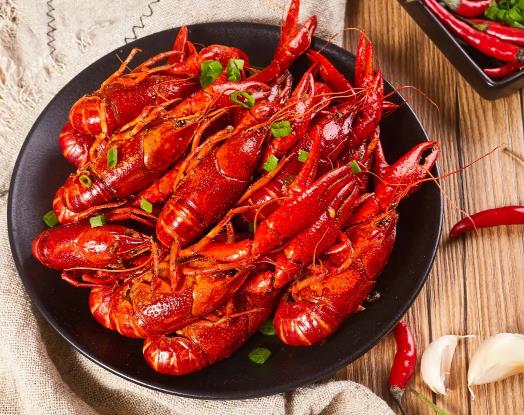 8月份的小龍蝦還有肉嗎?小龍蝦熟了是紅色還是橙色的 8月份的小龍蝦還有肉嗎?小龍蝦熟了是紅色還是橙色的