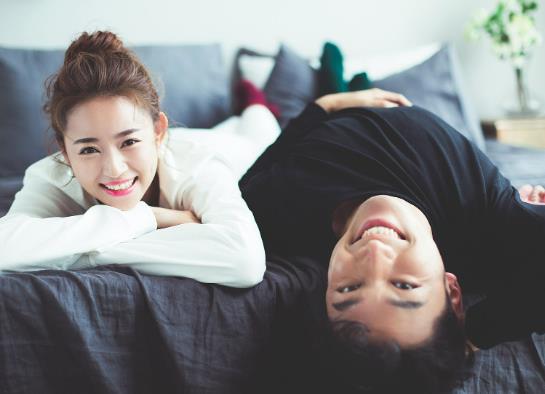 男人牽手十指緊扣是動情了么?女生跟你打鬧肢體接觸是喜歡嗎 男人牽手十指緊扣是動情了么?女生跟你打鬧肢體接觸是喜歡嗎