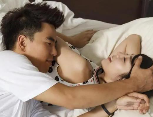 男生說你好香是什么意思?男生專注地盯著女生看時在想什么 男生說你好香是什么意思?男生專注地盯著女生看時在想什么