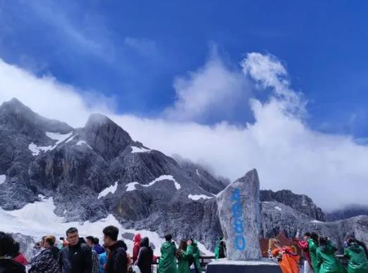 爬完玉龍雪山后呼吸困難怎么回事?爬完玉龍雪山發(fā)燒正常嗎 爬完玉龍雪山后呼吸困難怎么回事?爬完玉龍雪山發(fā)燒正常嗎