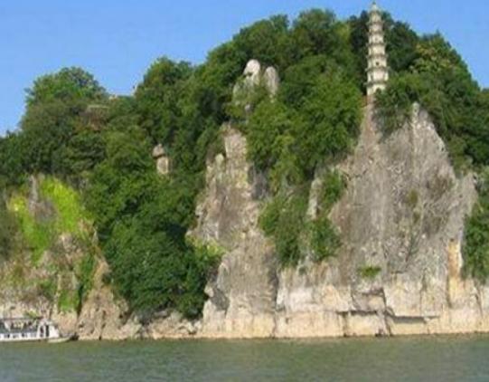 九江最好玩的地方排名,廬山風景名勝區人文底蘊濃厚、潯陽樓有趣味 九江最好玩的地方排名,廬山風景名勝區人文底蘊濃厚、潯陽樓有趣味