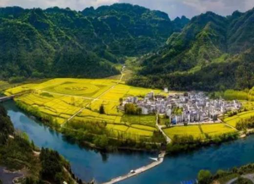 安徽9月份應該穿什么樣的衣服?安徽秋季從幾月到幾月份 安徽9月份應該穿什么樣的衣服?安徽秋季從幾月到幾月份