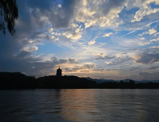 2023年杭州幾月份天氣轉(zhuǎn)涼?2023年杭州一般會熱到幾月份 2023年杭州幾月份天氣轉(zhuǎn)涼?2023年杭州一般會熱到幾月份