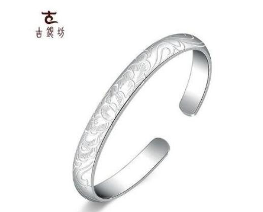 中國(guó)十大銀飾品牌排名,老鳳祥有百年歷史、老銀鋪古典又不失時(shí)尚 中國(guó)十大銀飾品牌排名,老鳳祥有百年歷史、老銀鋪古典又不失時(shí)尚