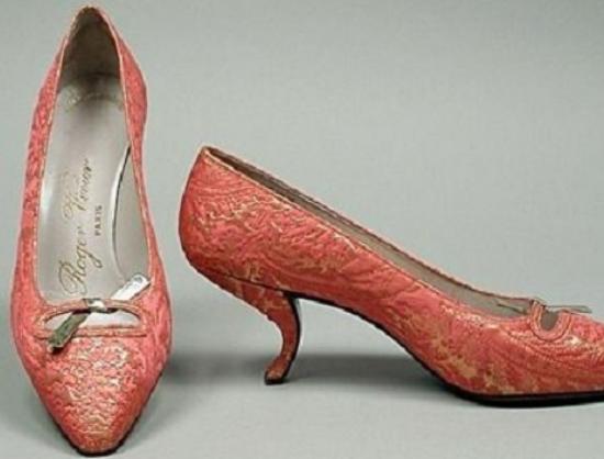世界十大奢侈女鞋品牌排名,Manolo Blahnik、Jimmy Choo都令人癡迷 世界十大奢侈女鞋品牌排名,Manolo Blahnik、Jimmy Choo都令人癡迷