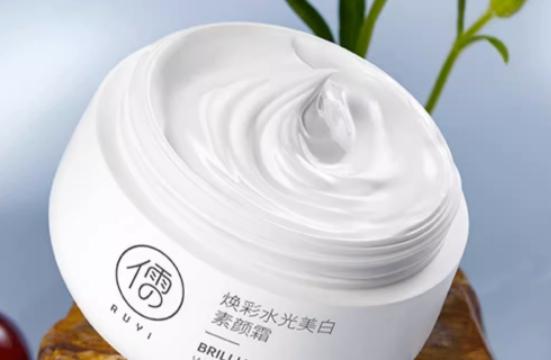 怎樣讓素顏霜持久一天 素顏霜多久會暗沉 怎樣讓素顏霜持久一天 素顏霜多久會暗沉