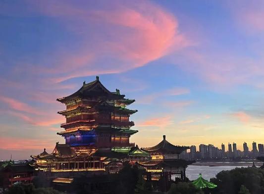 中國十大仿古建筑,大唐芙蓉園美不勝收、黃鶴樓公園民族氣氛濃厚 中國十大仿古建筑,大唐芙蓉園美不勝收、黃鶴樓公園民族氣氛濃厚