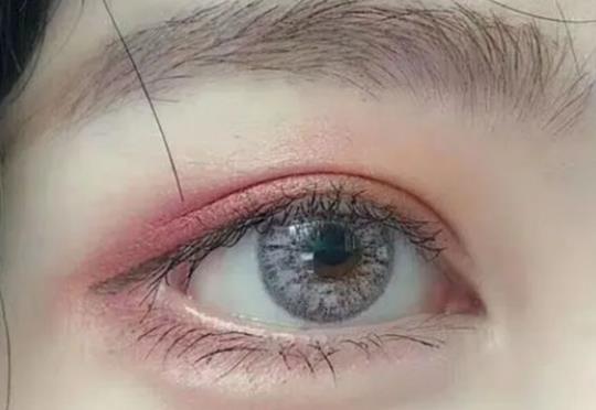 美瞳是不是不分左右?美瞳度數(shù)比鏡片度數(shù)低多少 美瞳是不是不分左右?美瞳度數(shù)比鏡片度數(shù)低多少