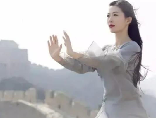太極拳和俯臥撐沖突嗎?打太極拳出汗后要注意什么 太極拳和俯臥撐沖突嗎?打太極拳出汗后要注意什么