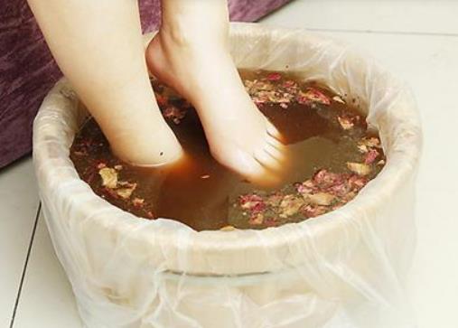 花椒水泡腳去濕氣嗎?花椒水泡腳一次用多少 花椒水泡腳去濕氣嗎?花椒水泡腳一次用多少