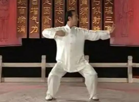 八段錦有哪些排病反應(yīng)?八段錦能治慢性胃炎嗎 八段錦有哪些排病反應(yīng)?八段錦能治慢性胃炎嗎