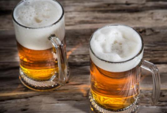 喝了一瓶啤酒怎么快速解酒?一瓶啤酒5小時候算酒駕嗎 喝了一瓶啤酒怎么快速解酒?一瓶啤酒5小時候算酒駕嗎