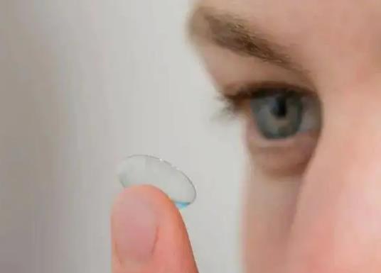 OK鏡碎了可以用舊的代替嗎?ok鏡碎了可以戴軟性隱形眼鏡應急嗎