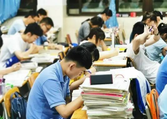 高考社會考生和普通考生在不在一個考場?高考考場是就近分配嗎