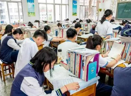 高考能不能自己去考場?高考考場是在自己學校嗎