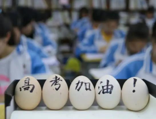 高考進考場要脫鞋檢查嗎?2022年高考同一考場分AB卷嗎