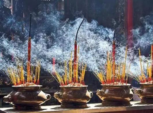 上香有哪些是要注意的?怎么給財神爺上香