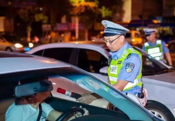 判定酒駕和醉駕的標準分別是什么 喝酒后多久能開車