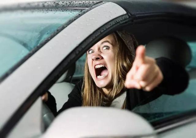 比酒駕還危險(xiǎn)的九大開車行為(開夜車疲勞駕駛、服安眠藥、路怒)