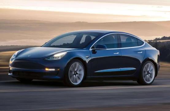 特斯拉車頂夏天很曬怎么辦?特斯拉200萬的車也有問題嗎