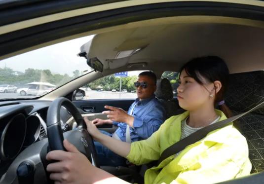 學車一天一般練幾小時最佳?學車一般幾個月拿駕照是天天練嗎